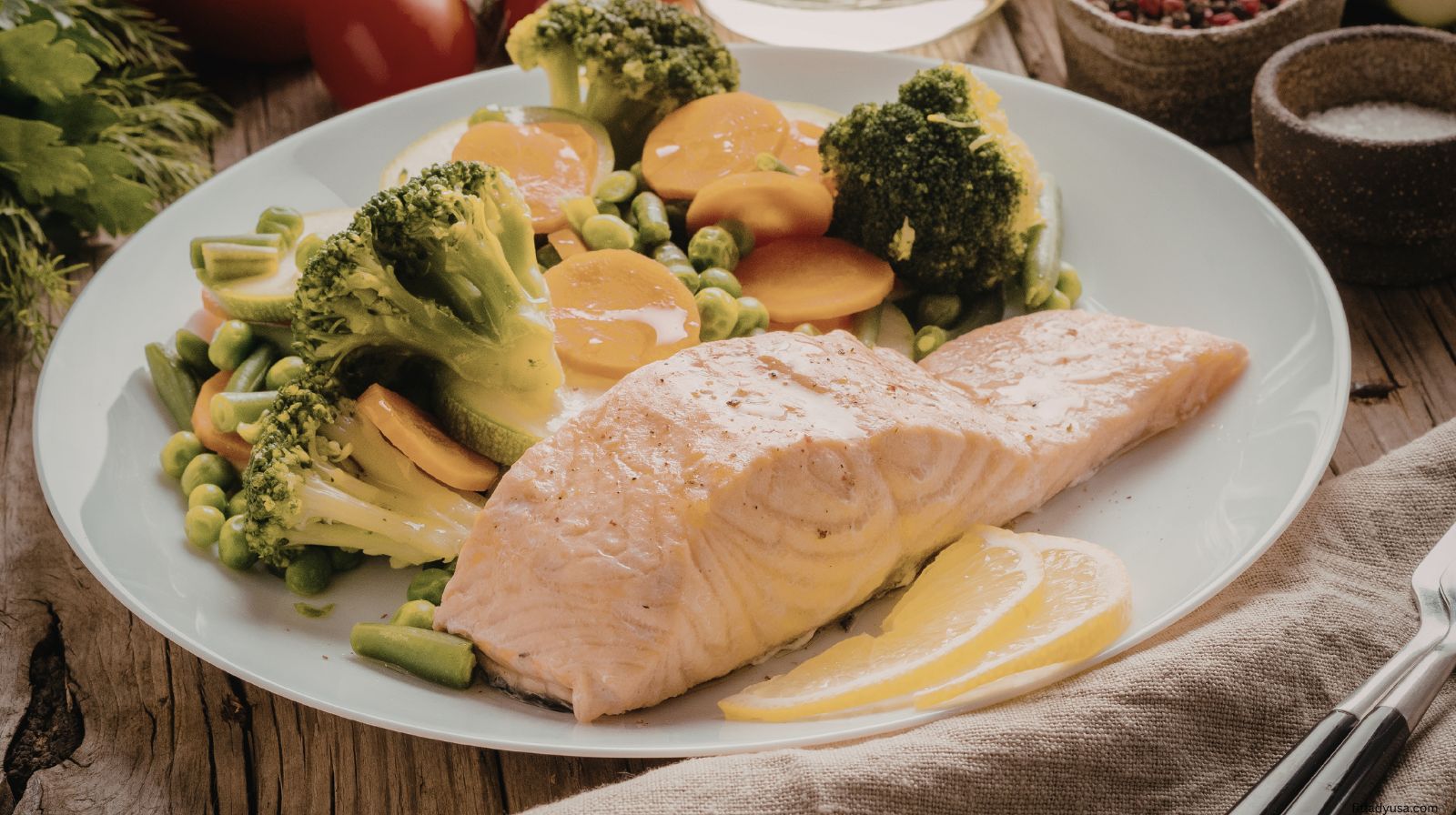 Baked Salmon with Steamed Vegetables