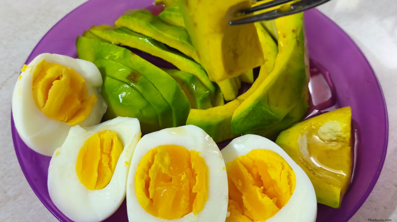 Hard-Boiled Eggs with Avocado
